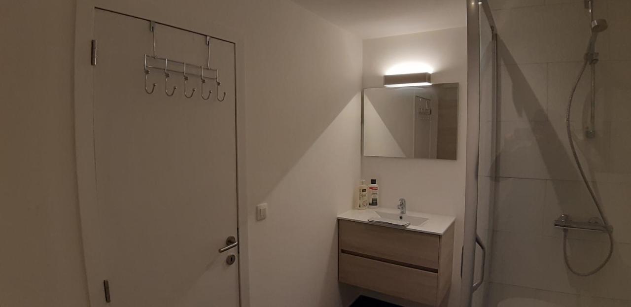 Appartement Duplex Pour 3-4 Personnes A Ciney Exterior photo
