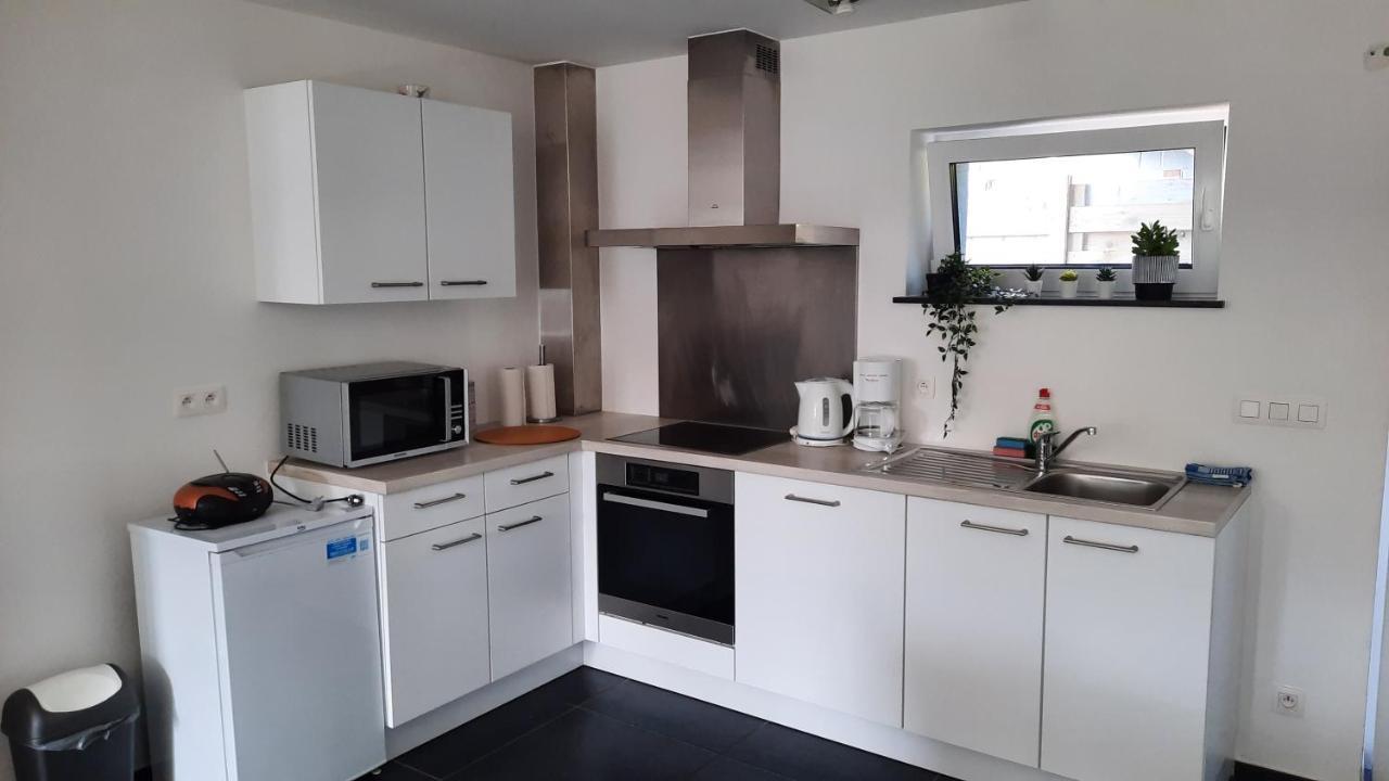Appartement Duplex Pour 3-4 Personnes A Ciney Exterior photo